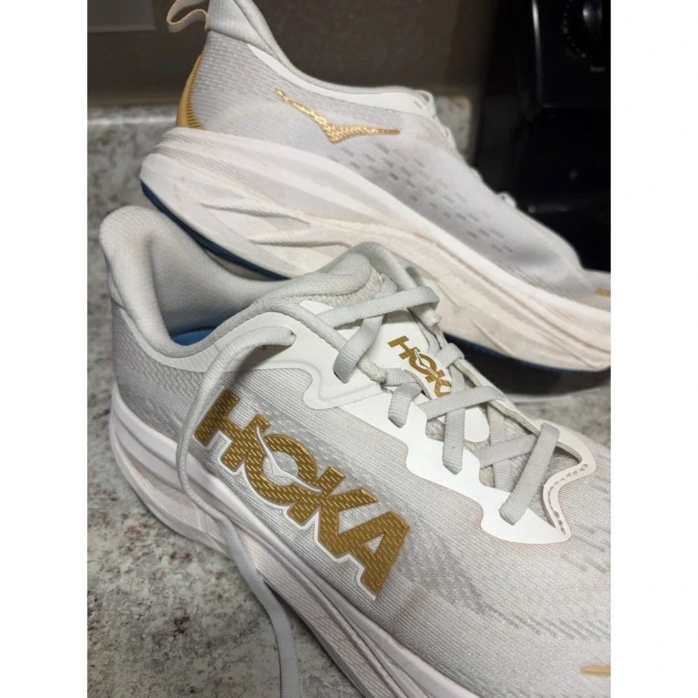 Hoka Skyflow Mens Running Shoes White Gold Frost 1155111 FTG Size 10 D